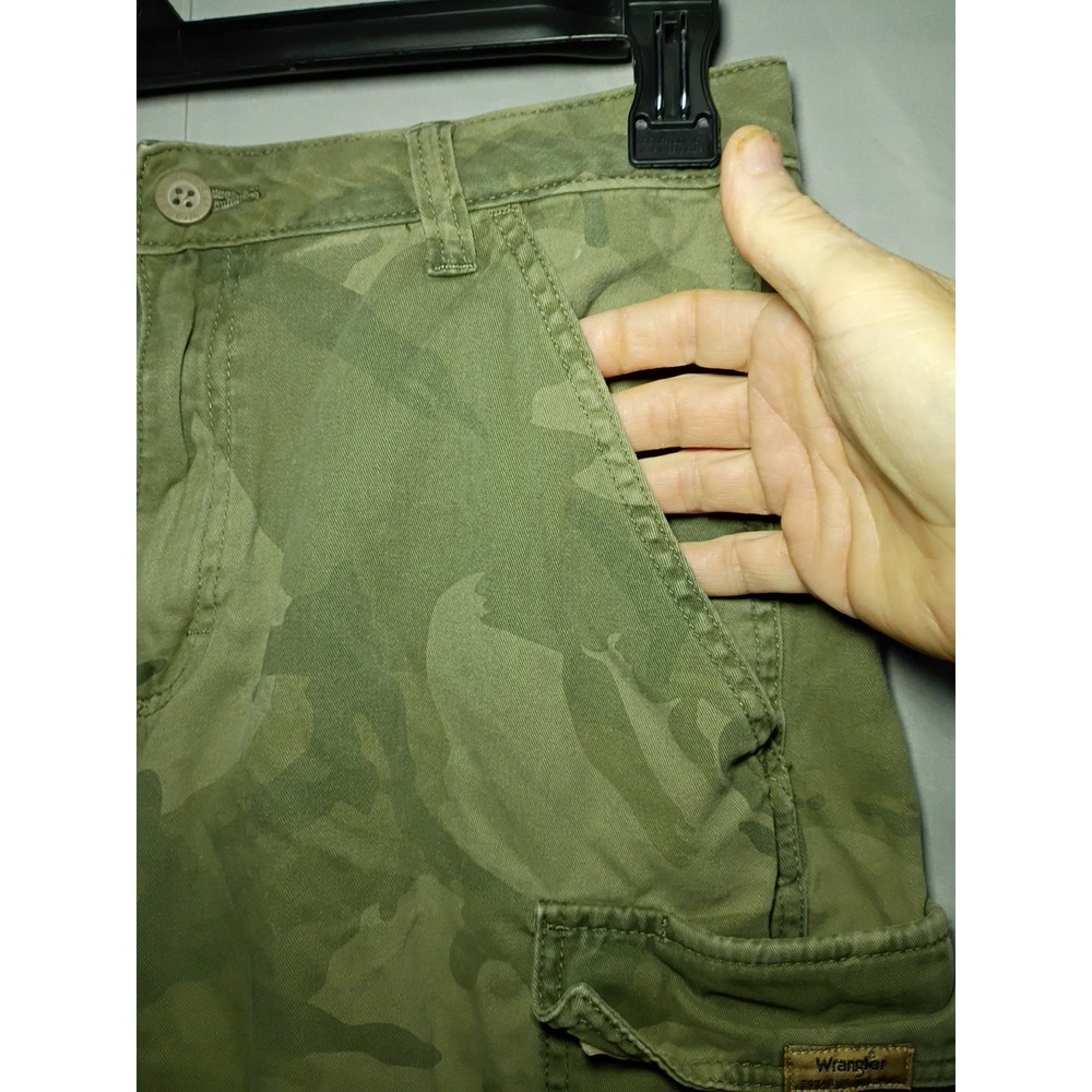 Wrangler Camo Cargo Shorts Mens 30 Woodland Camouflage Outdoor Utility Work - Picture 4 of 8